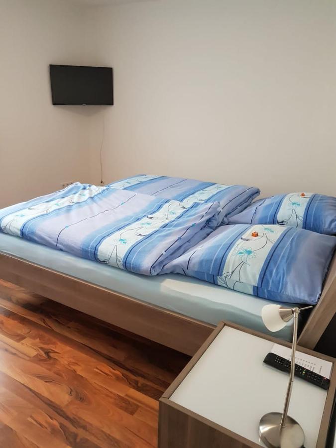Ferienwohnung- Sarah Hahnstatten ภายนอก รูปภาพ