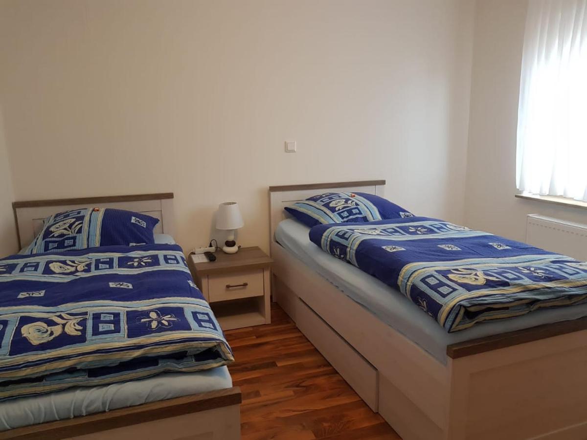 Ferienwohnung- Sarah Hahnstatten ภายนอก รูปภาพ